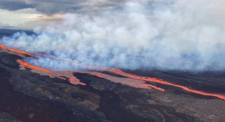 Hawaii’s Mauna Loa Erupts After 38 Years of Inactivity